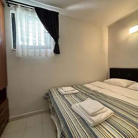 Charming Semi-basement Steps From Taksim Square No 1 * 이스탄불