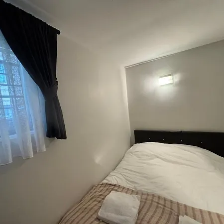 Charming Semi-basement Steps From Taksim Square No 1 Istanbul