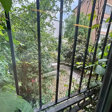 Charming Semi-basement Steps From Taksim Square No 1 * 伊斯坦布尔